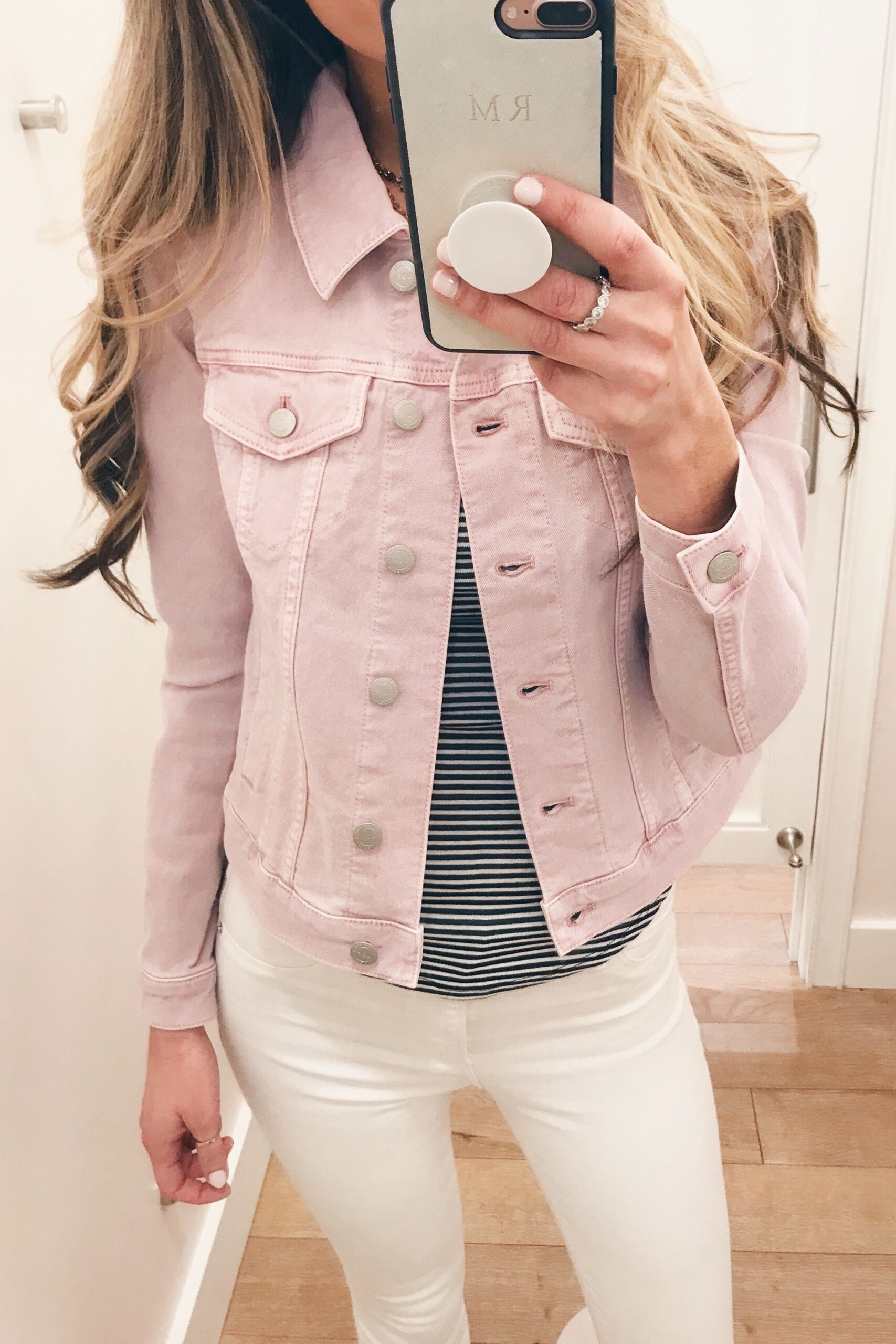 How to Style Pink Denim Jacket: 15 Stylish & Youthful Looks for Ladies