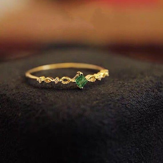 Choose perfect promise rings to express your love