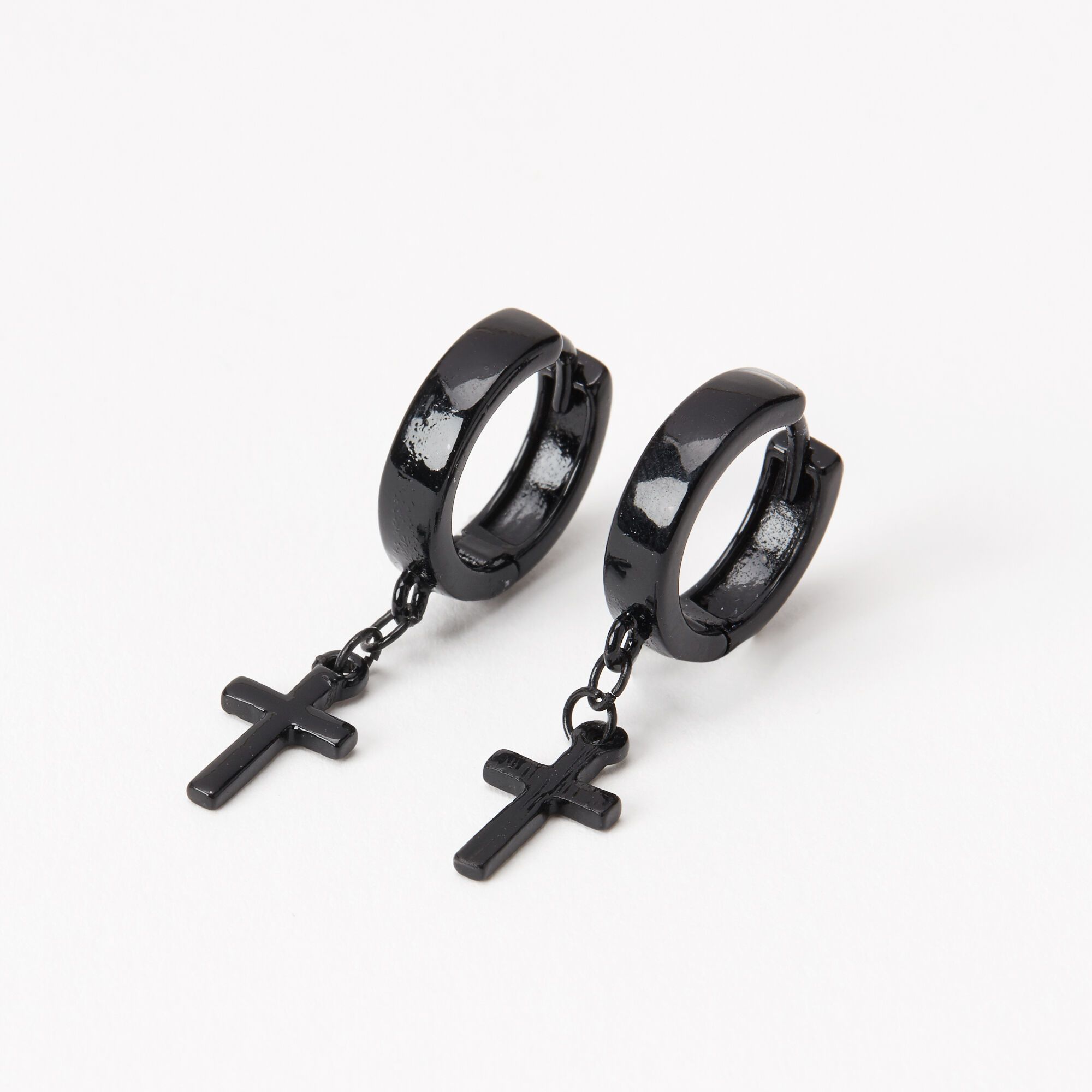 Add Black earrings to your fashion jewelry