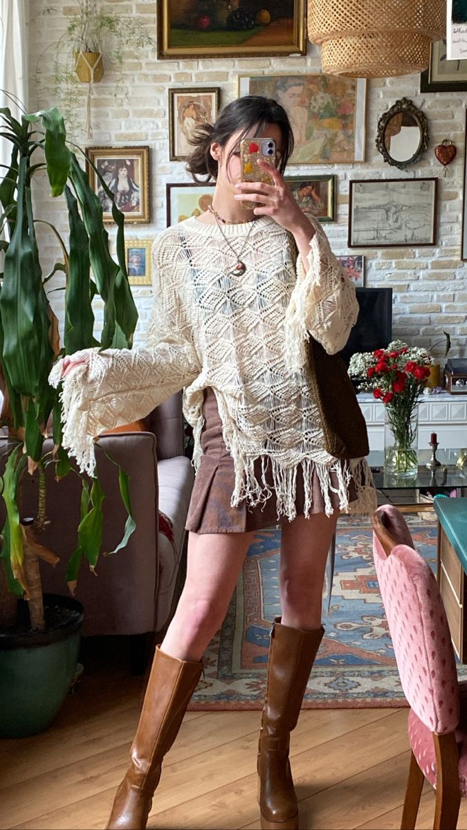 Top 13 Fringe Sweater Outfit Ideas for Women: Style Guide