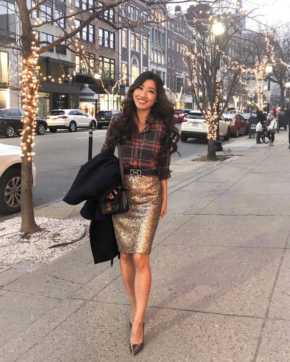 How to Style Gold Sequin Skirt: Best 15 Elegant Outfit Ideas for Ladies