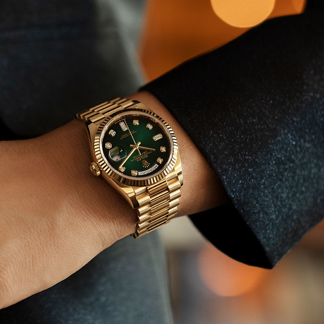 Everything shines with gold watches for men