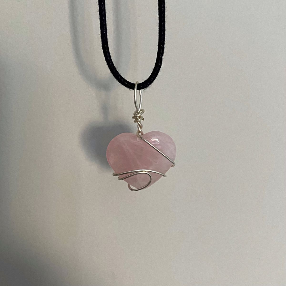 Introduce your friends with unique rose quartz necklace
