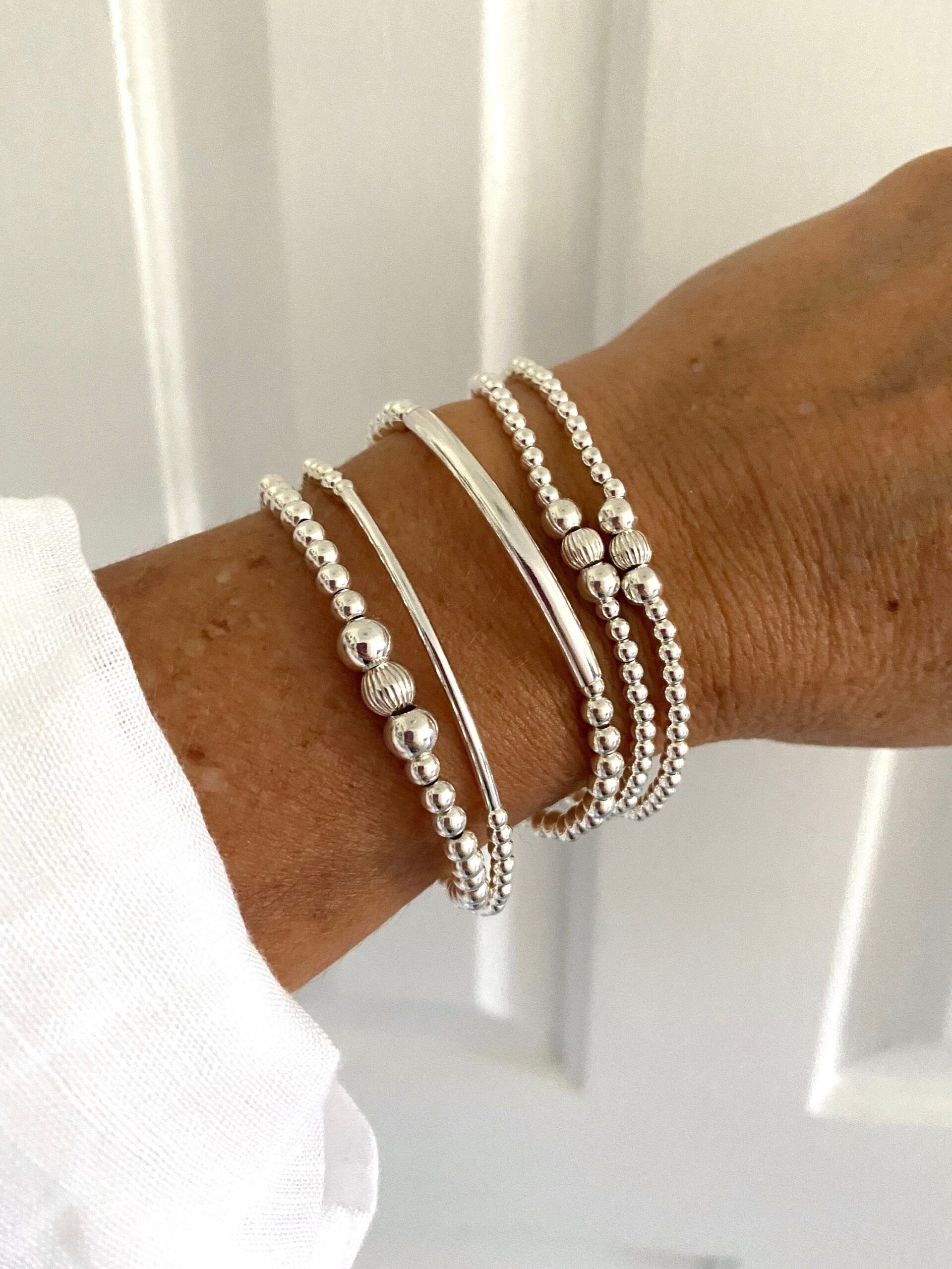 Choose designable silver bead bracelet to gift your dear ones