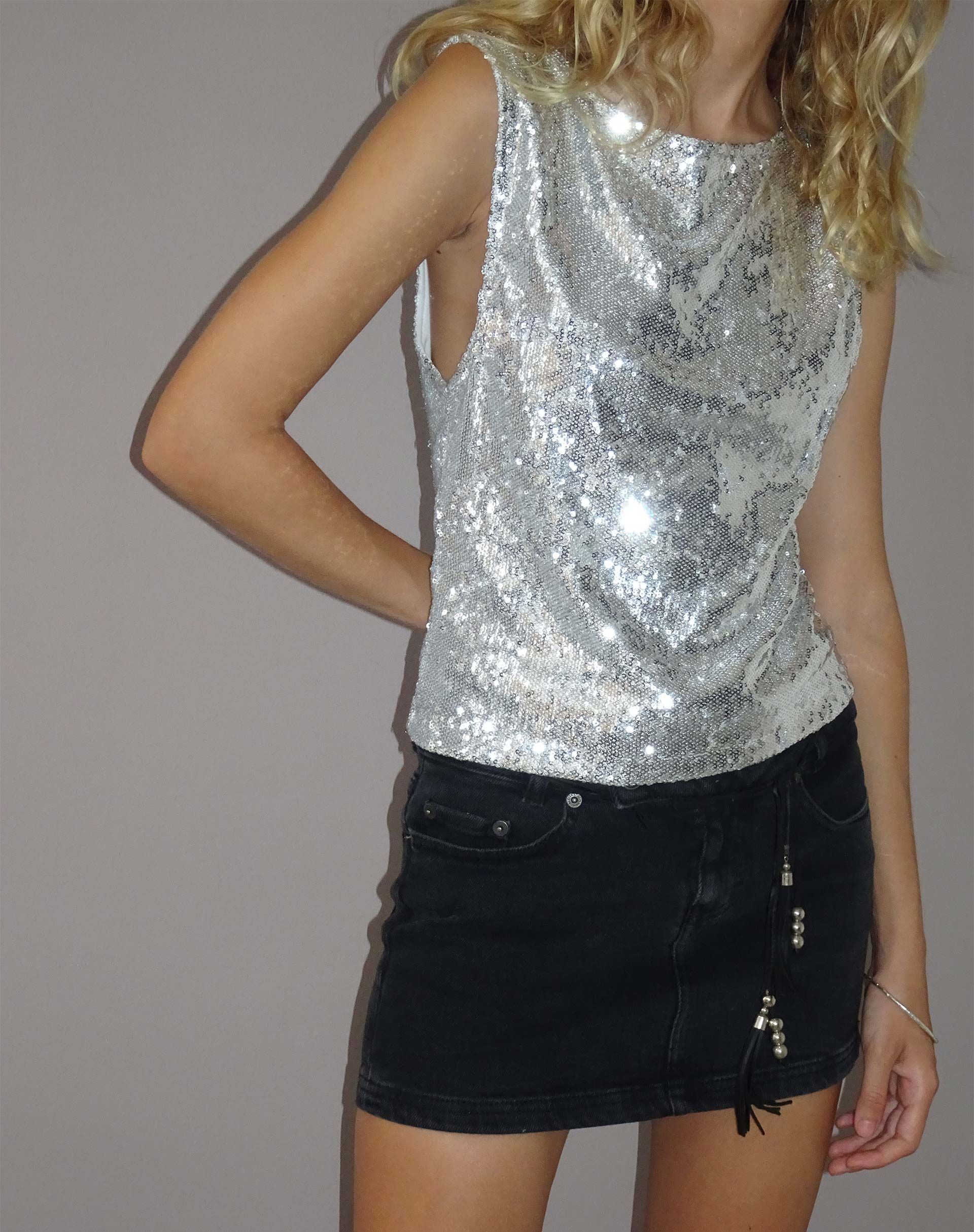 How to Style Silver Sequin Top: Best 13 Eye Catching Outfits for Ladies