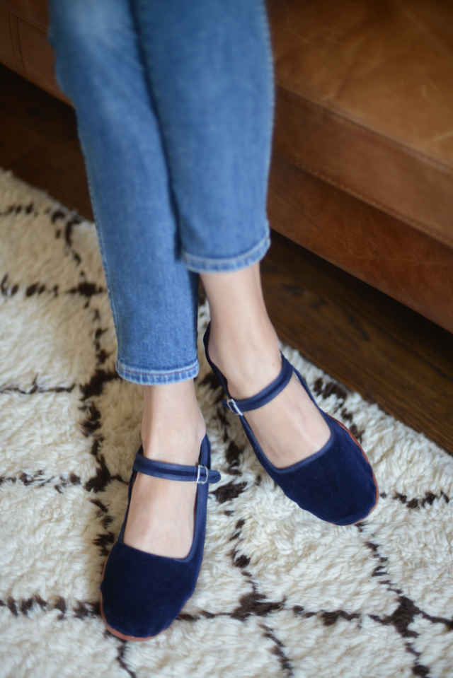 How to Wear Velvet Flats: Top 15 Ladylike Outfit Ideas