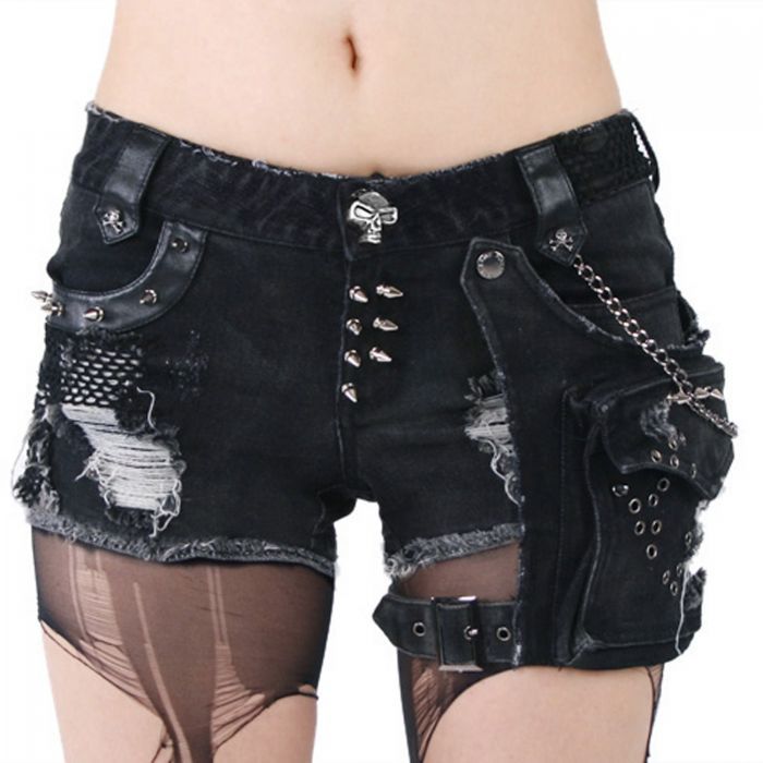 Choose perfect style for black denim shorts to get best comfort