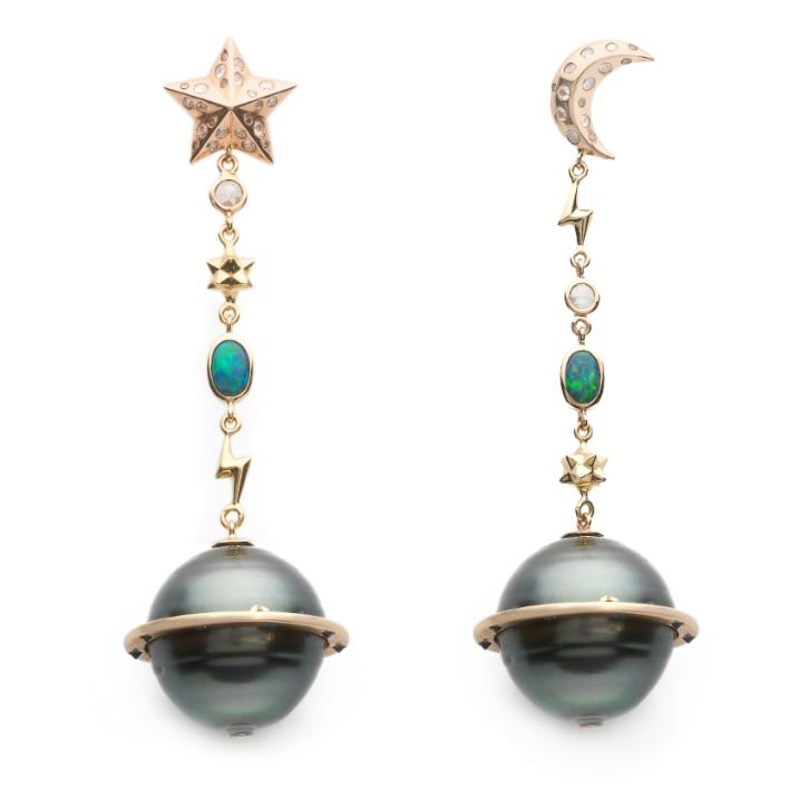Black pearl earrings – the best fashion statement!