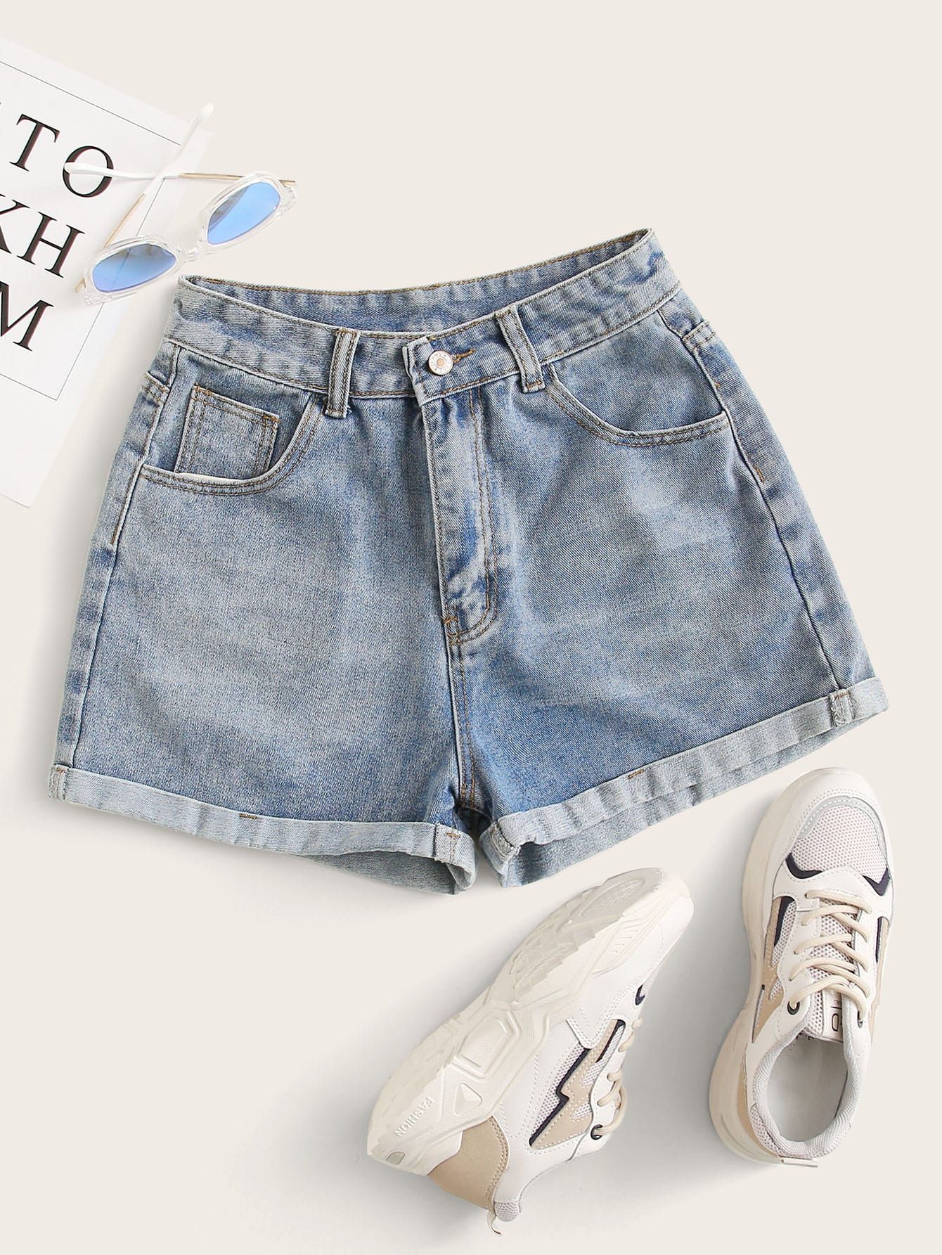 How to Wear Blue Jean Shorts: Best 13 Casual & Stylish Outfits for Women