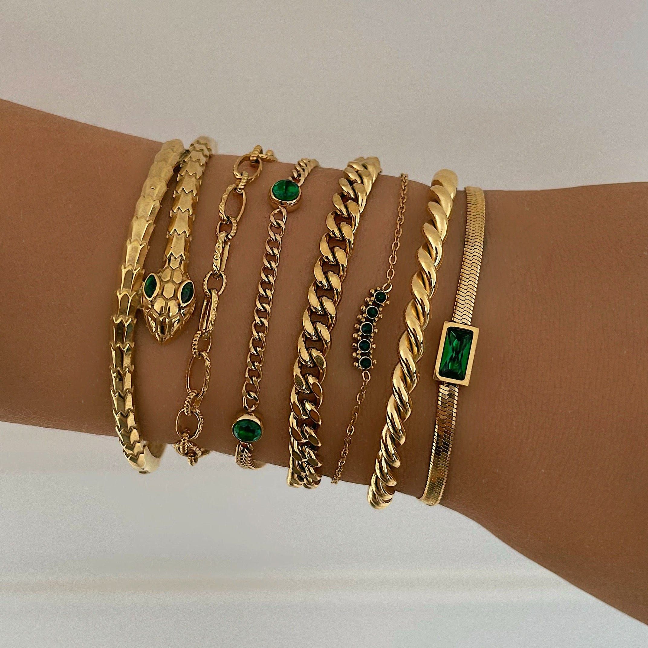 Stylish womens Gold Bracelets for your loved one