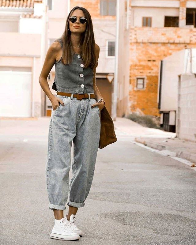 How to Wear Pleated Jeans: Best 13 Unique & Breezy Outfit Ideas for Women