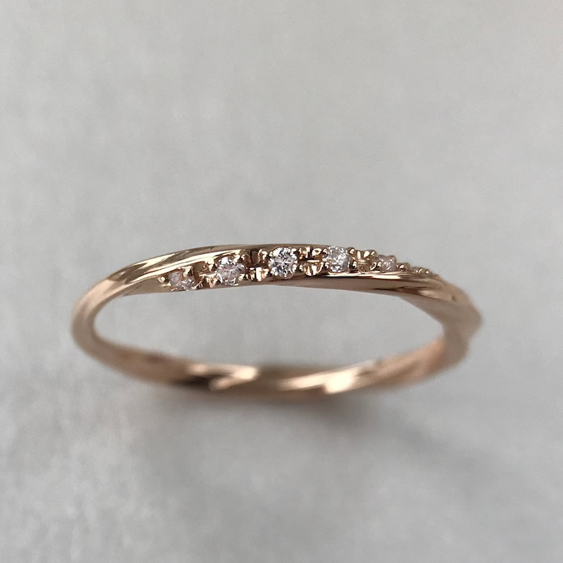 How to choose wedding band rings?
