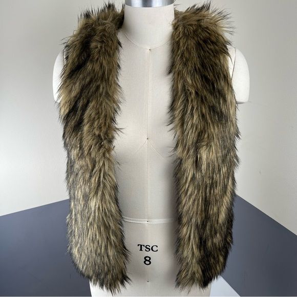 How to Wear Brown Faux Fur Vest: Top 13 Chic Outfit Ideas