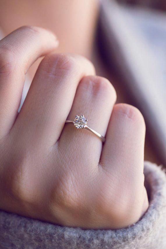 Perfect ways to select the diamond engagement rings