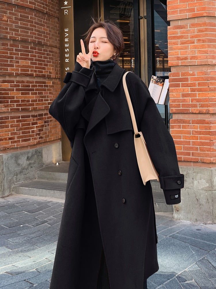 How to Style Long Black Coat: 13 Amazing Outfit Ideas for Ladies