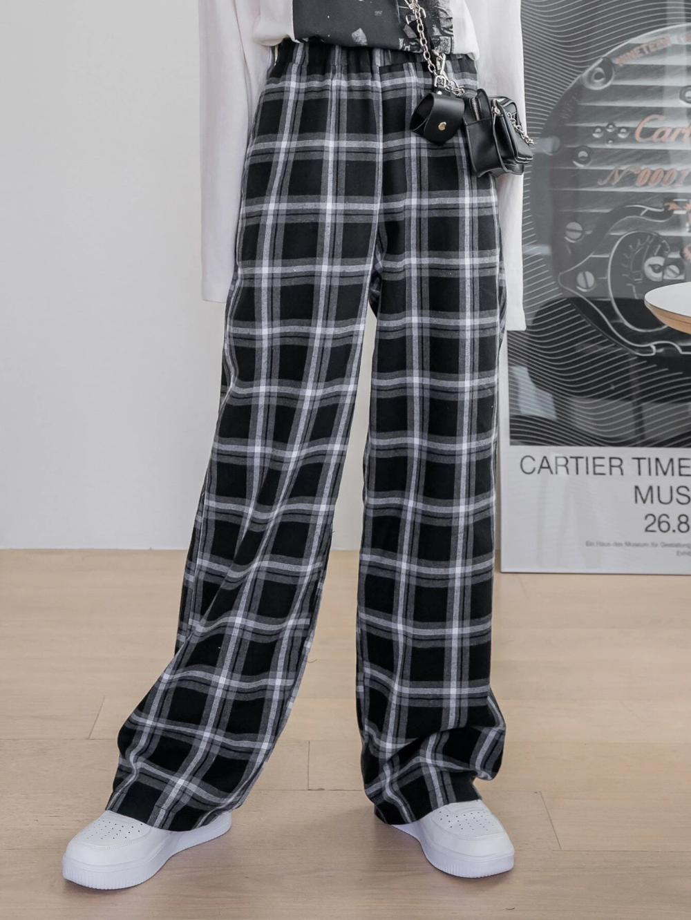 How to Style Plaid Pajama Pants: Outfits for Looking Good at Home for Ladies
