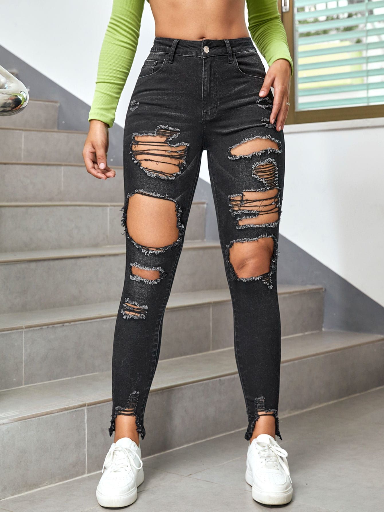 How to Style Ripped Skinny Jeans: 13 Stylish & Lean Outfit Ideas for Ladies
