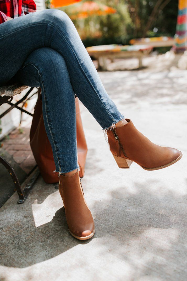 How to Style Tan Ankle Boots: Best 13 Stylish & Boyish Outfit Ideas for Ladies