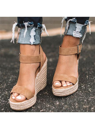 How to Wear Wedge Sandals