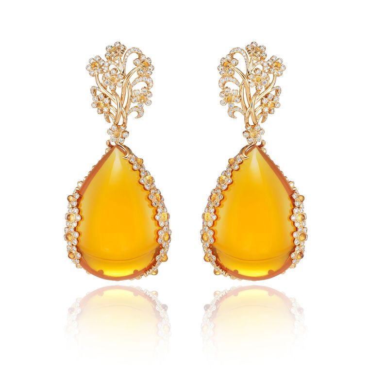 Dazzling yellow earrings for you
