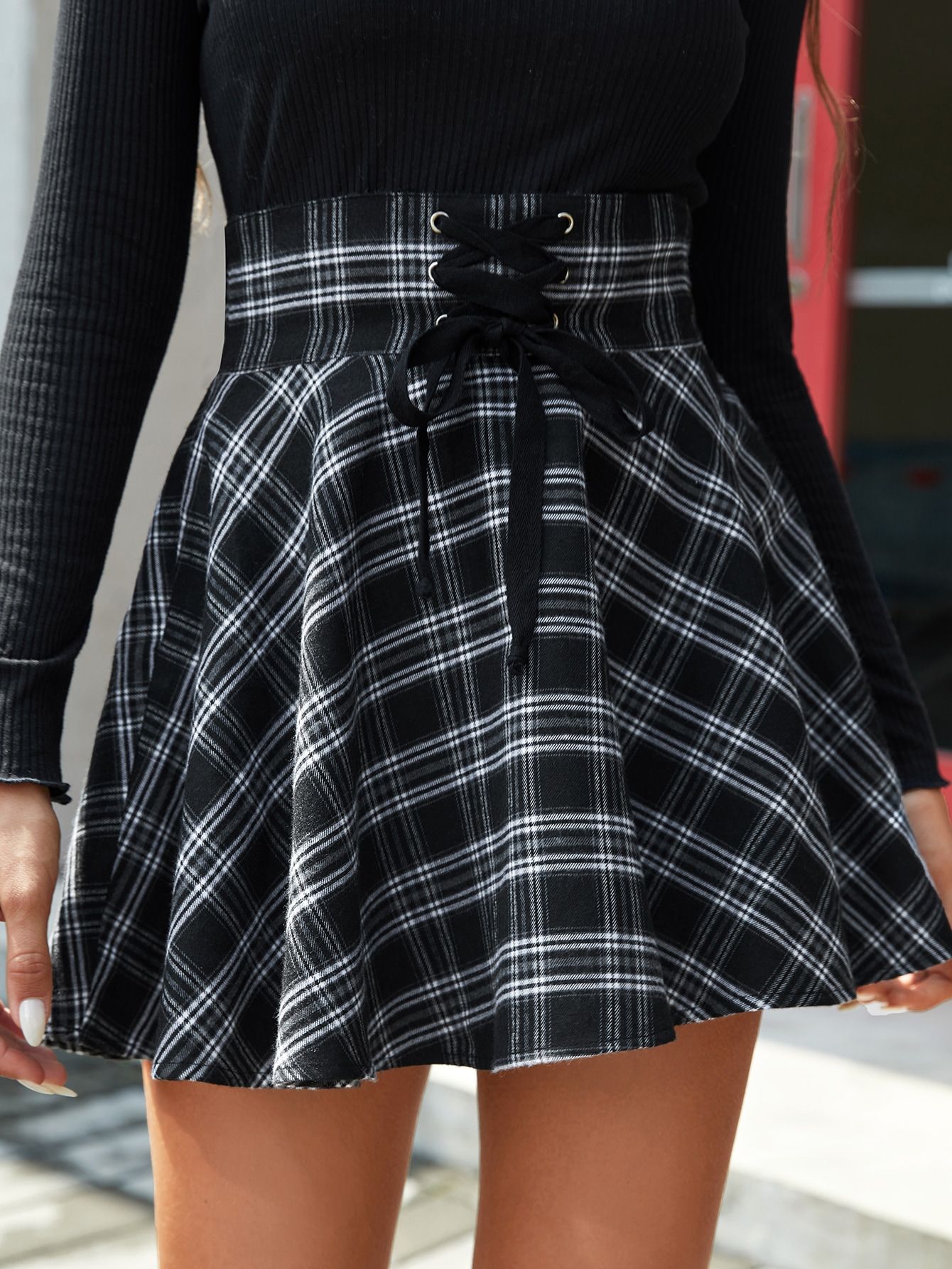 Make your style with black and white skirts