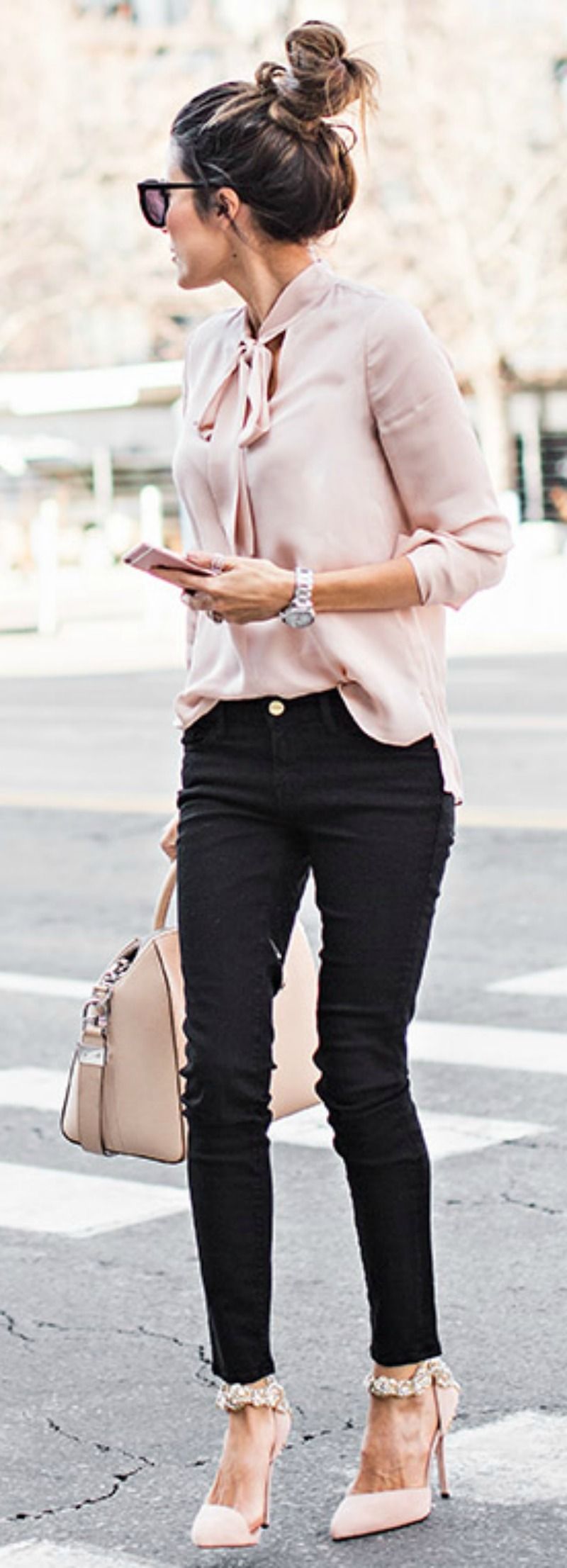 How to Wear Blush Blouse: 15 Ladylike & Attractive Outfit Ideas