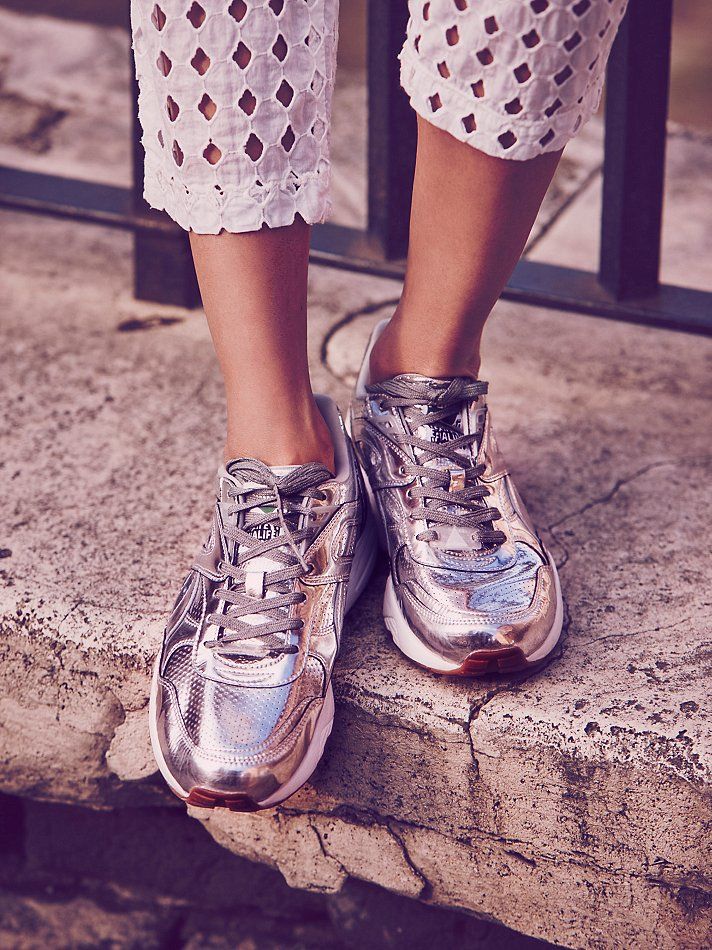 How to Wear Metallic Sneakers: Best 15 Shiny Outfit Ideas for Women
