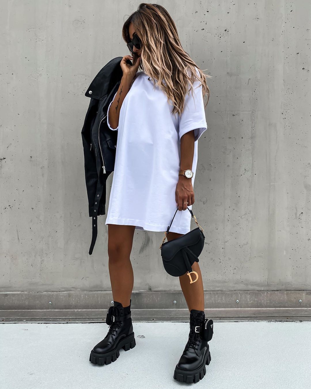 How to Style Oversized T Shirt Dress: Top 13 Simple & Attractive Outfits