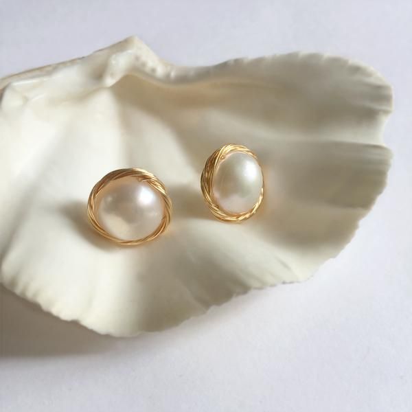Choose pearl stud earrings for great looks