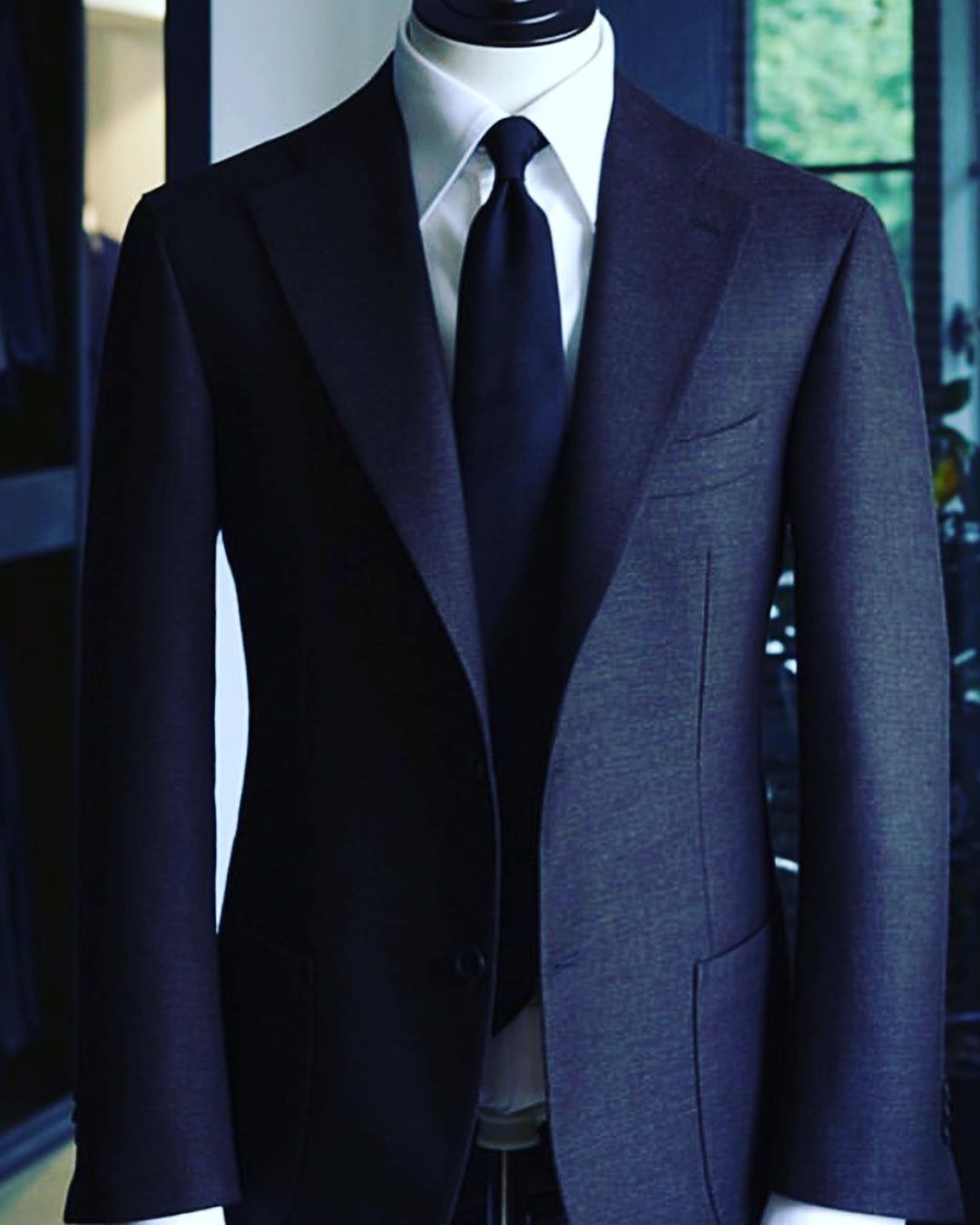 Make the best style by wearing bespoke suits