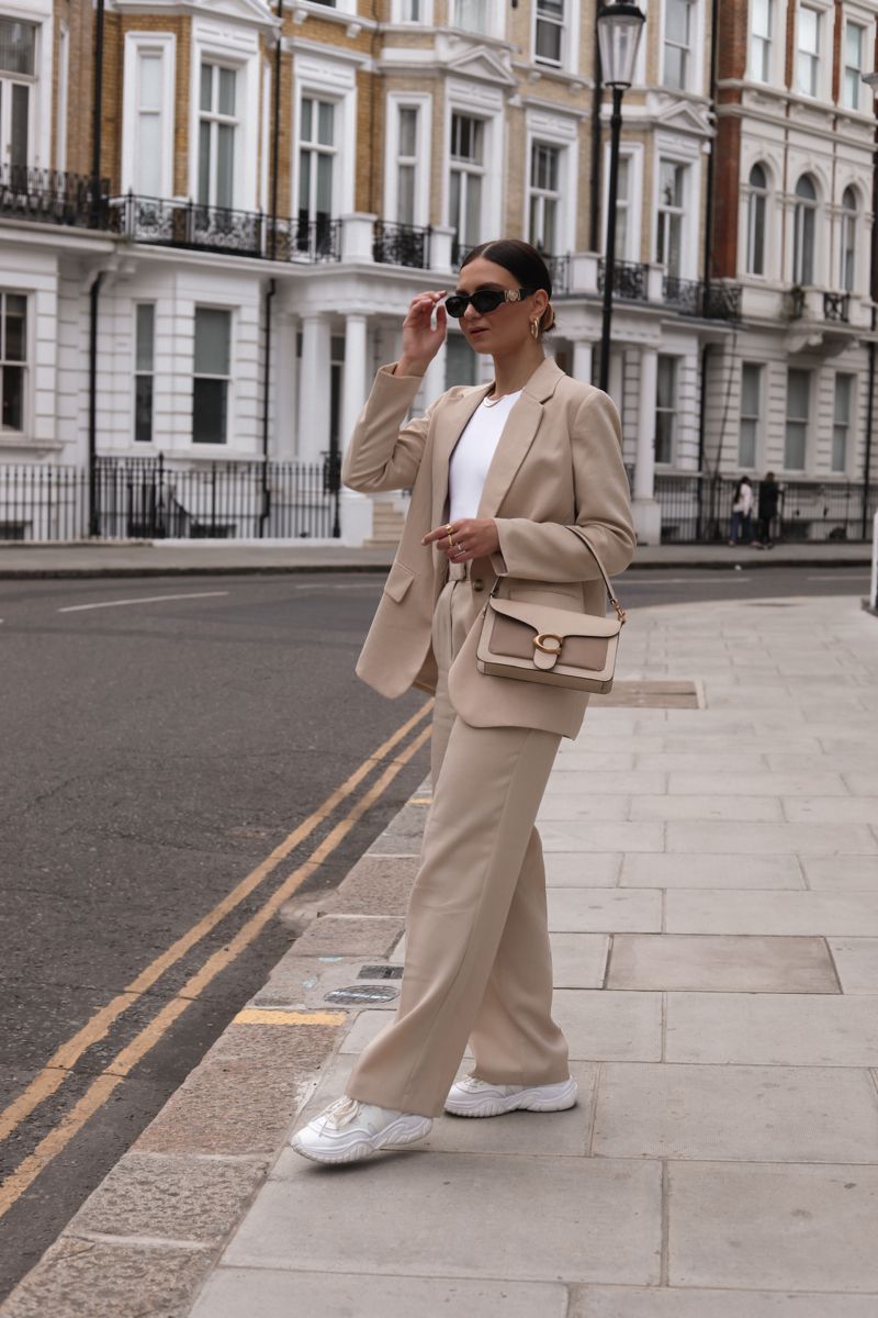 How To Wear A Blazer Suit – Outfit Ideas For Women