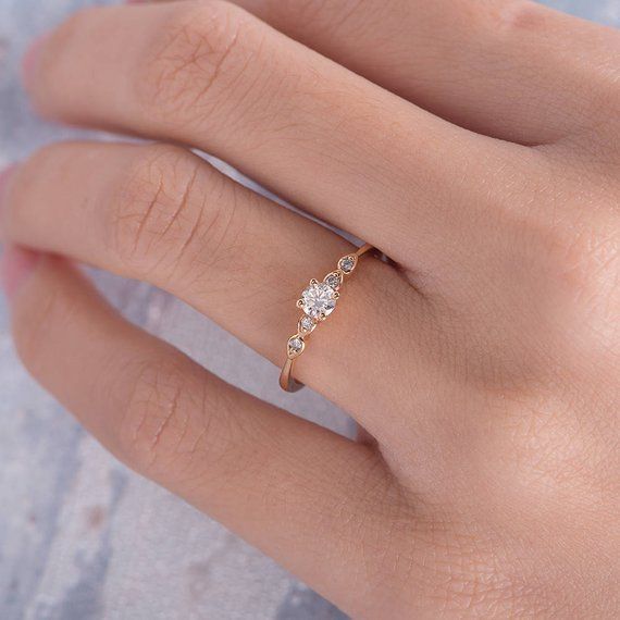 Things to know before buying the engagement rings
