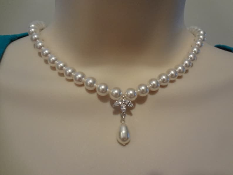 Other’s envy, owner’s pride – White pearl necklace