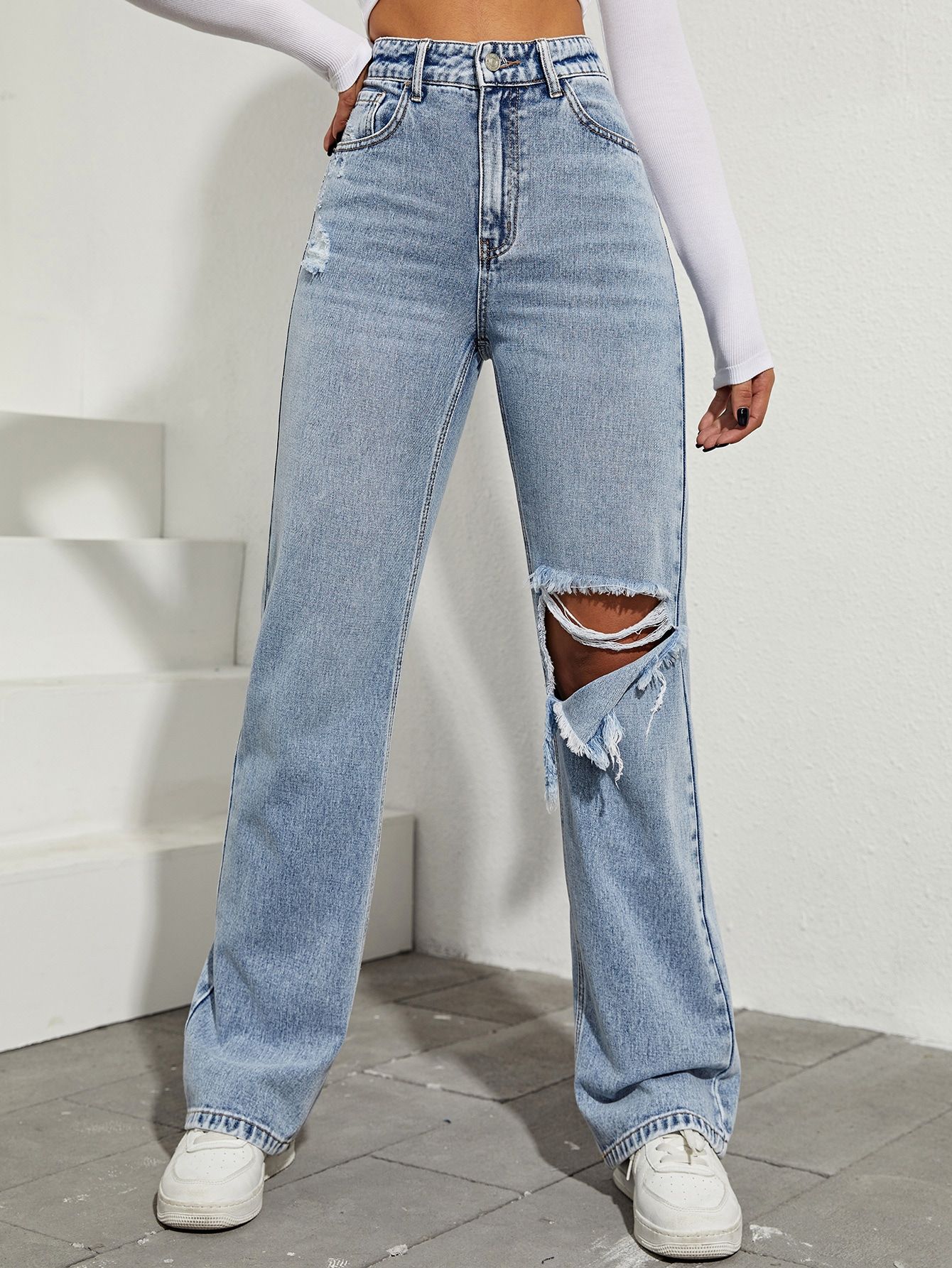 How to Style Baggy Boyfriend Jeans: Best 13 Cool Outfit Ideas for Women