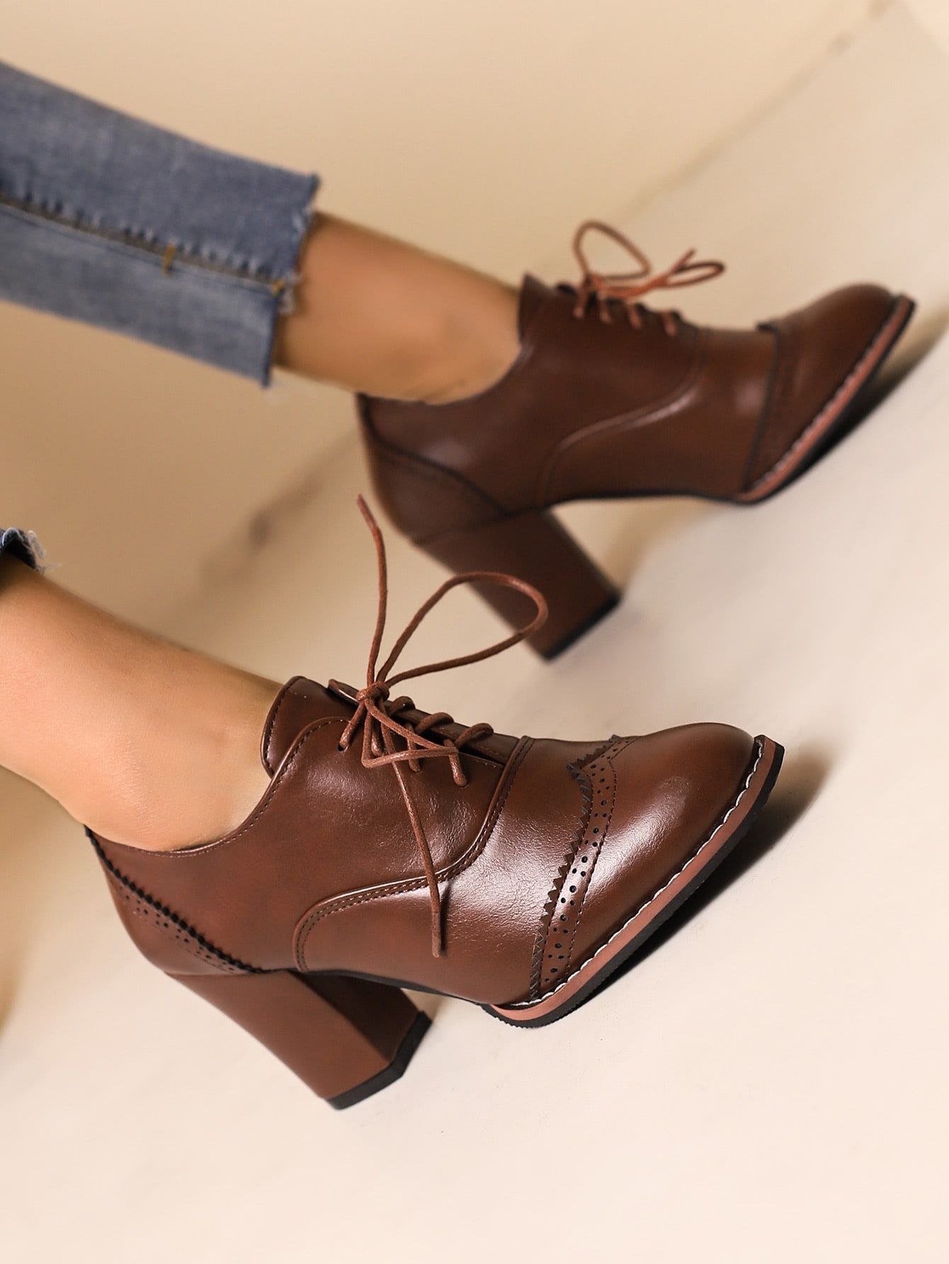 How to Wear Brown Oxford Shoes: Best 13 Stylish Outfit Ideas for Women