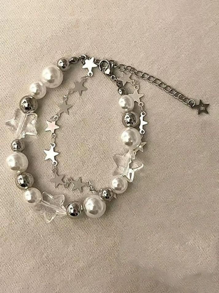Buy charm bracelets for girls to make your personality elegant