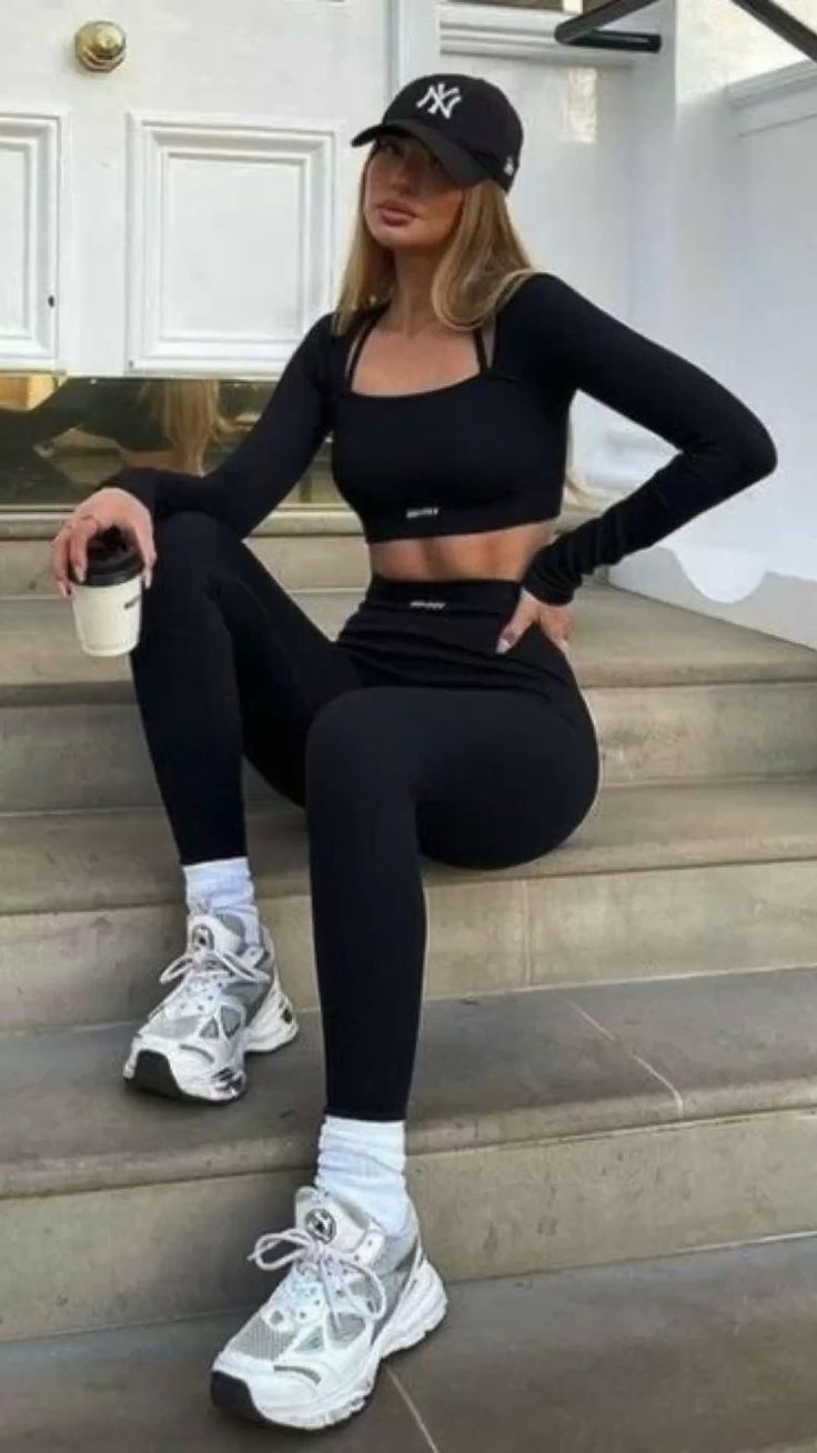 How to Wear Exercise Leggings: Best 13 Outfit Ideas for Women