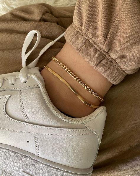 The Timeless Elegance of Gold Anklets: A
Must-Have Jewelry Trend