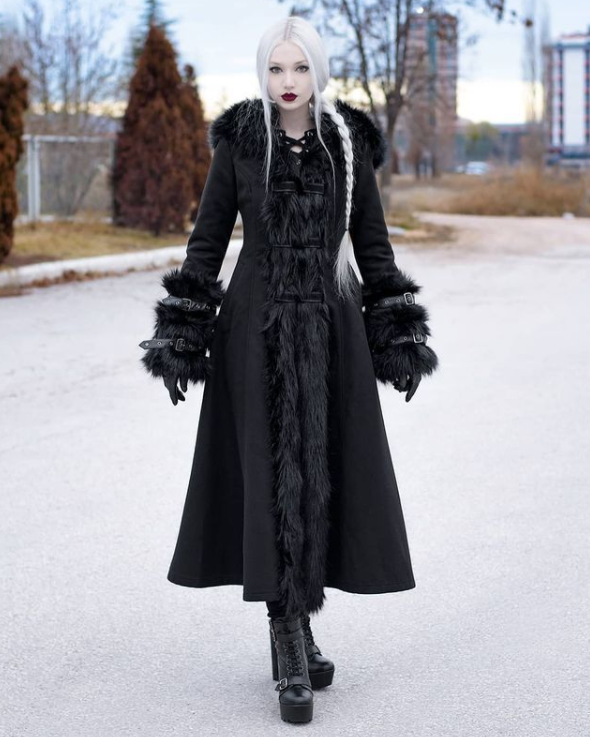 Best 13 Black Coat with Fur Hood Outfit Ideas for Ladies