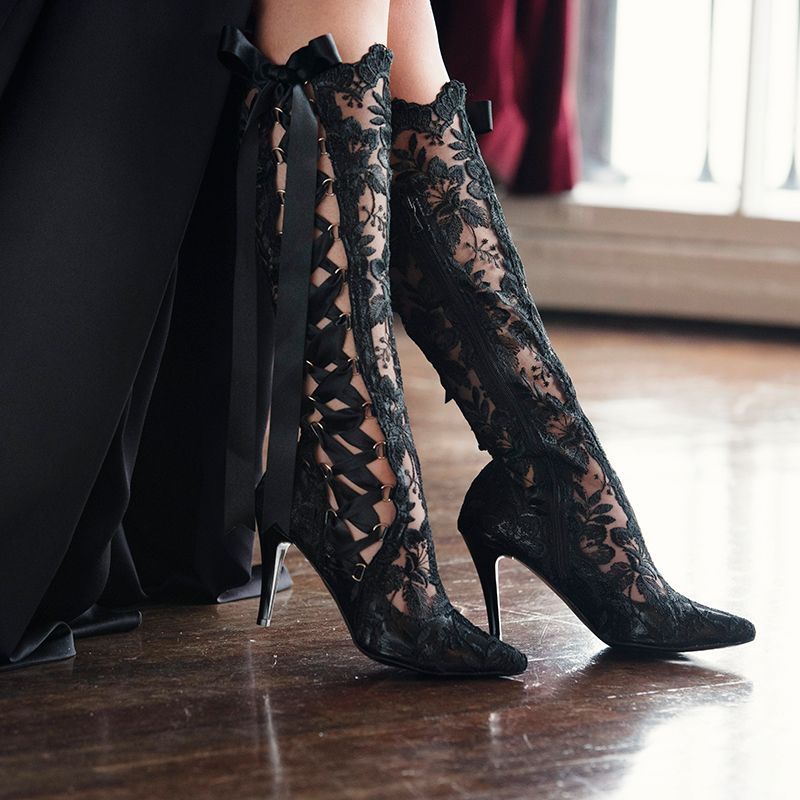 How to Wear Black Lace Heels: Best 13 Elegant & Ladylike Outfit Ideas