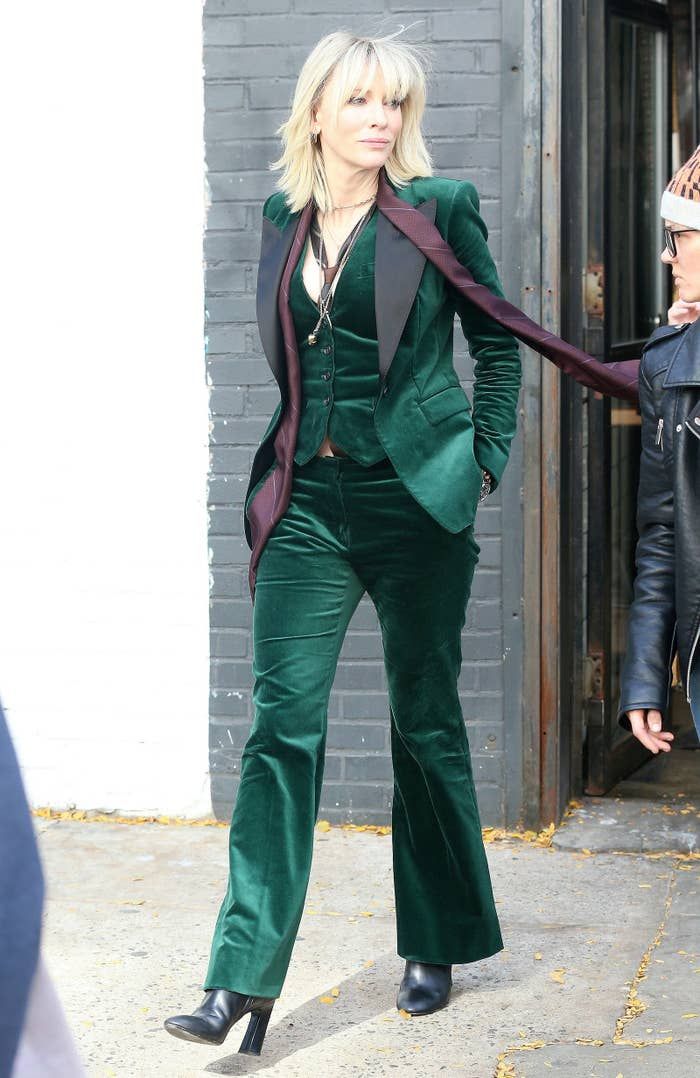 How to Wear Green Suit: Best 13 Stylish Outfit Ideas for Women