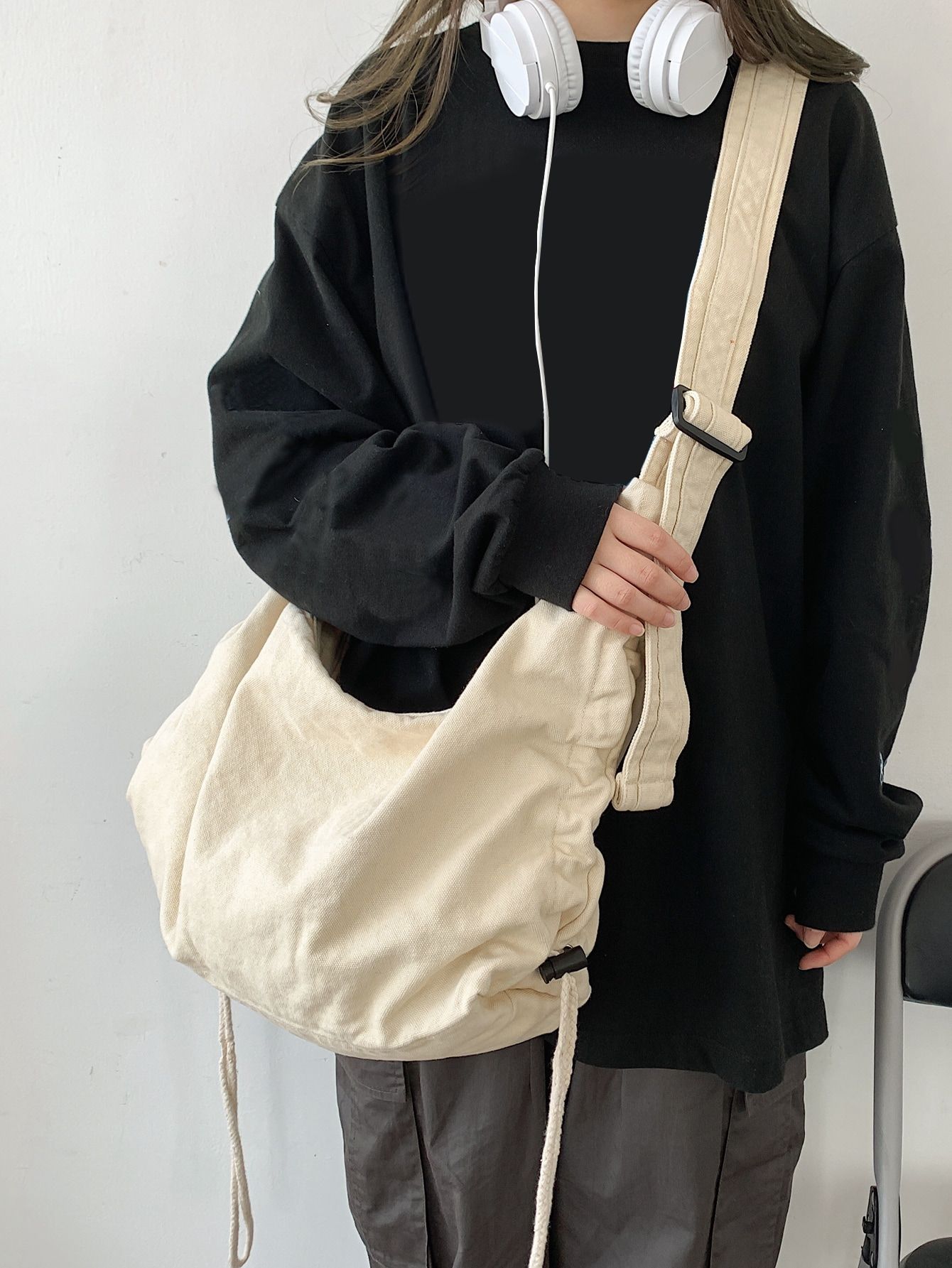 Make Stylish look and sunshine
personality with hobo bag