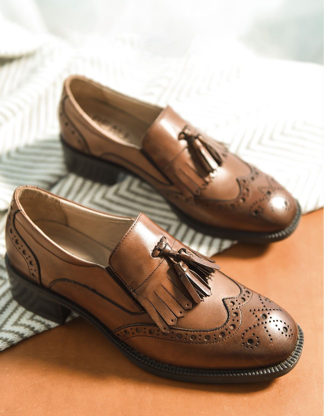 How to Wear Leather Loafers: Top 15 Stylish Outfit Ideas for Ladies