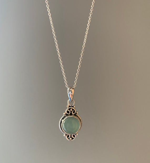 Things to consider while buying silver necklace
