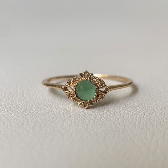 Vintage Jewelry gives you a perfect look