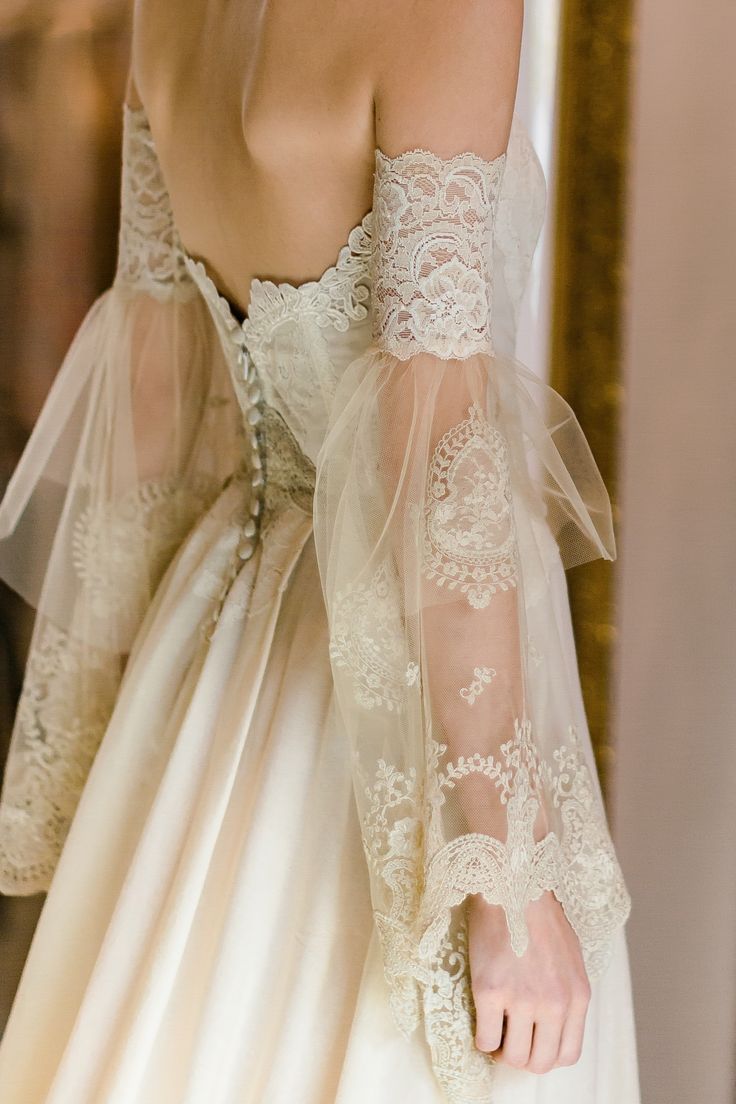 Vintage lace wedding dress For gorgeous brides