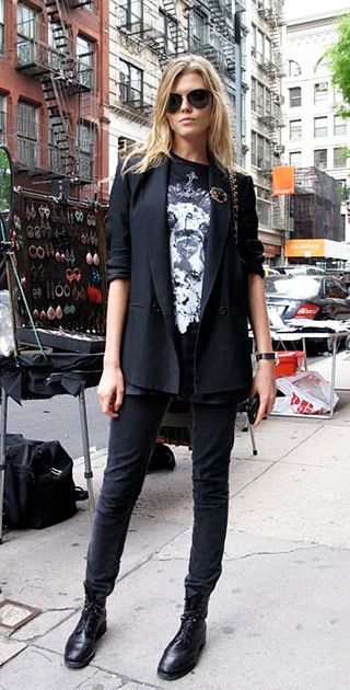 How to Style Black Graphic Tee: Top 15 Casual & Cool Outfit Ideas for Ladies