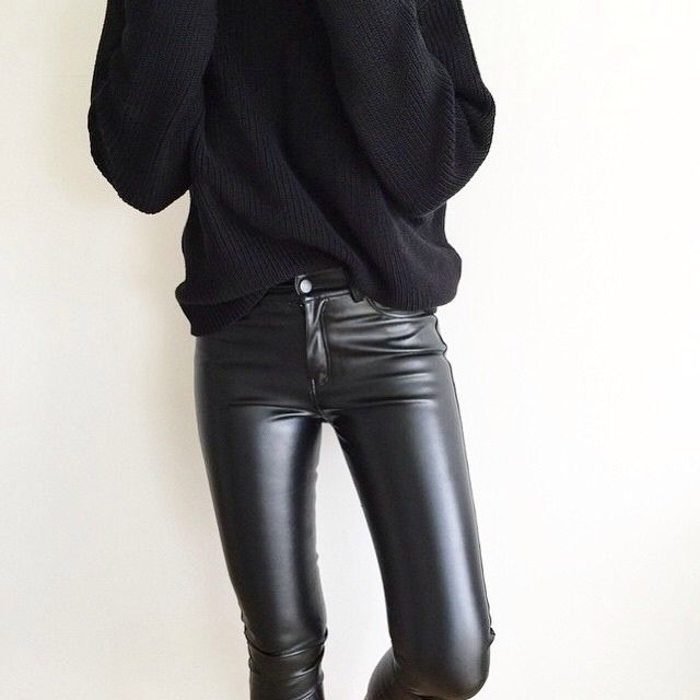 Iconic look with leather jeans