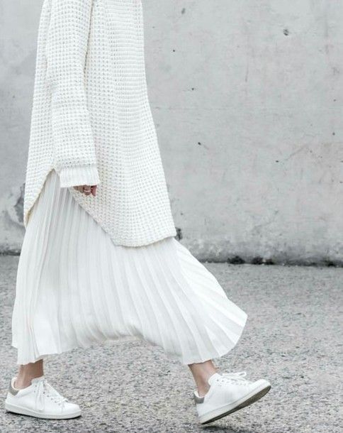 How to Wear Oversized White Sweater: Best 13 Cozy Outfit Ideas for Women