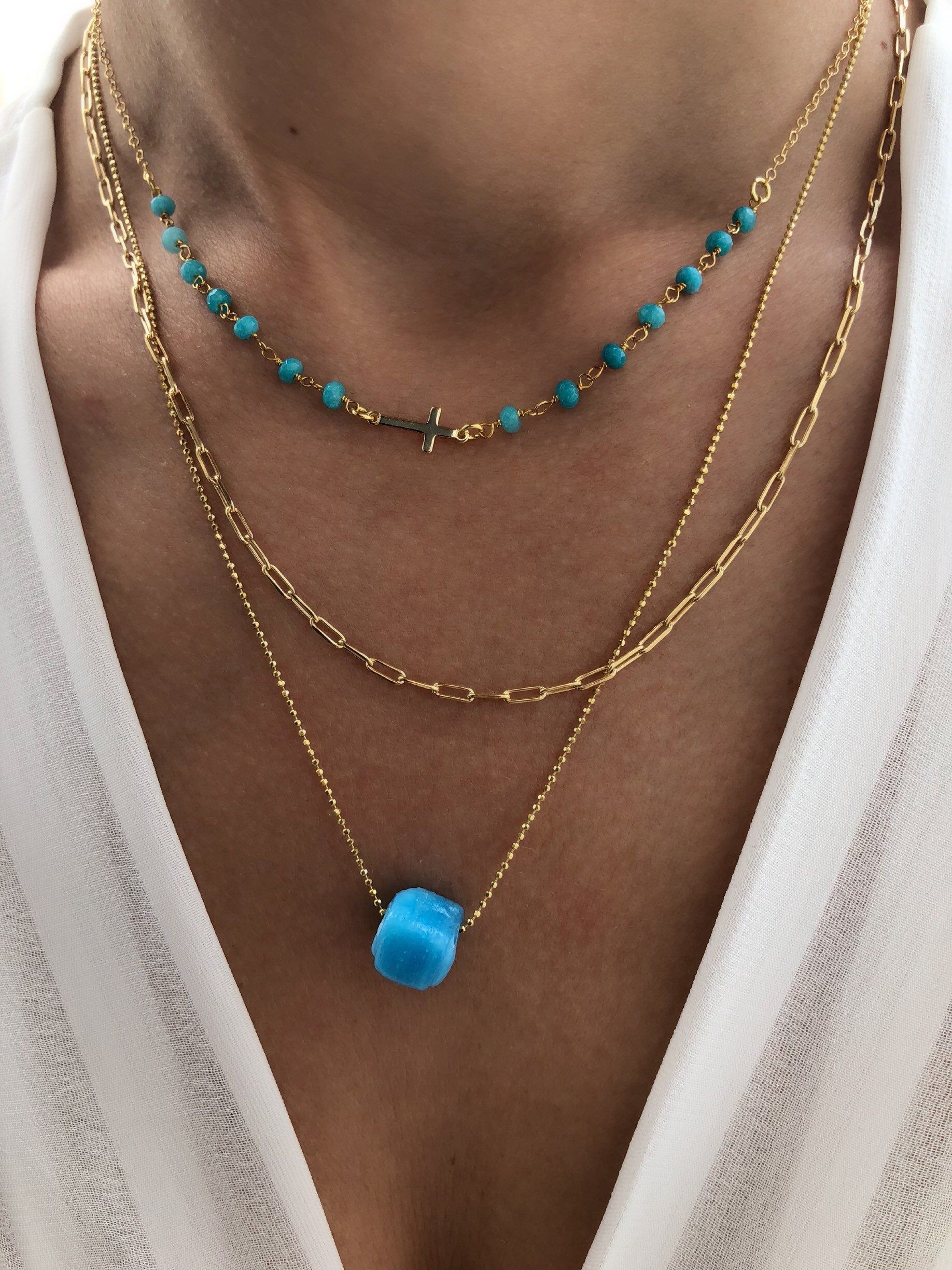 Get elegant and unique look with stylish turquoise necklace